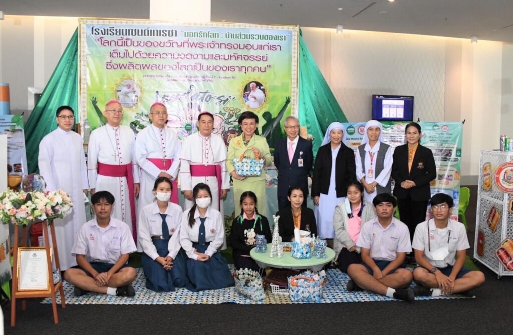 Godlike โชว์ผลงานที่รัฐสภา “นวัตกรรมรักษ์โลก” บอกรักโลกบ้านส่วนรวมของเรา